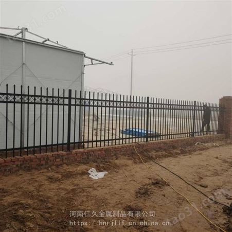 鹤壁学校围墙护栏 铁艺方管围墙护栏厂家