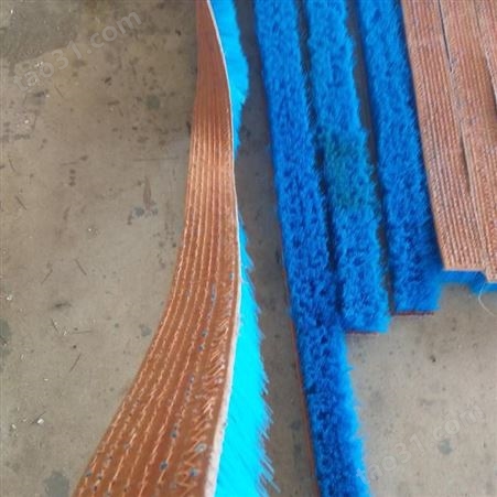 瑞铭毛刷厂家提供优质皮带毛刷、粒子皮带刷、输送刷、橡胶皮带刷