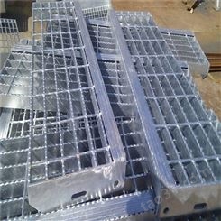 平台镀锌网格板 水厂格栅板 钢格栅板定做厂家 钢梯踏步板​