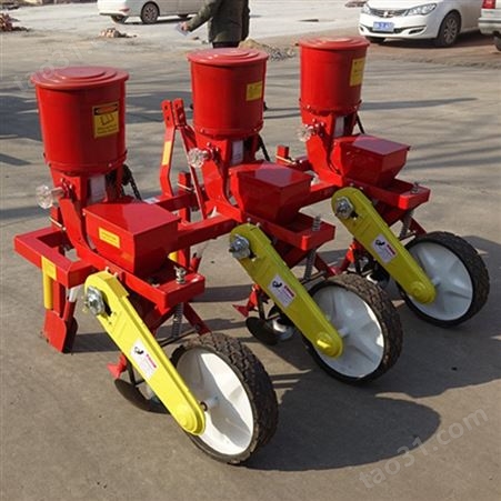 供应2BXF系列拖拉机悬挂式出口型玉米精密播种施肥一体机